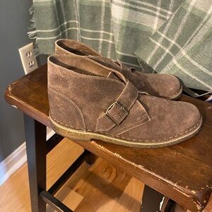 Clark’s original desert boots suede buckle closure with original crepe soles 9